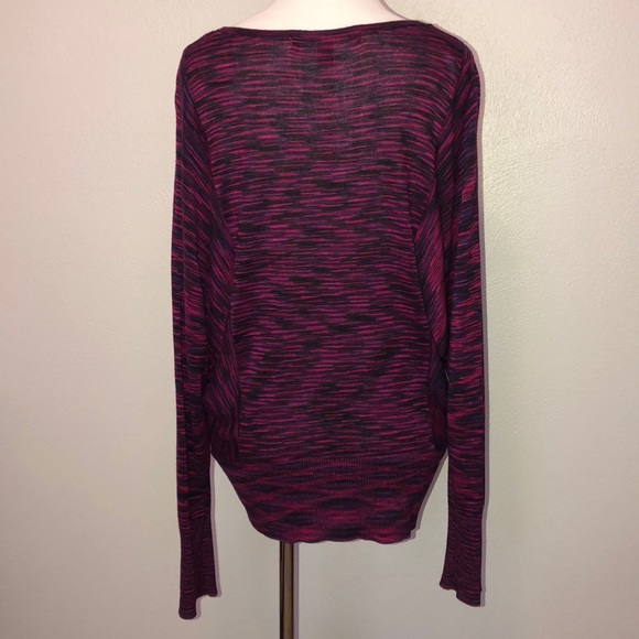 Batwing sweater size small - Picture 5 of 5
